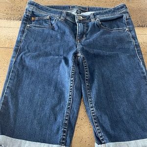 Tommy Bahama, women’s Bermuda shorts, size 6